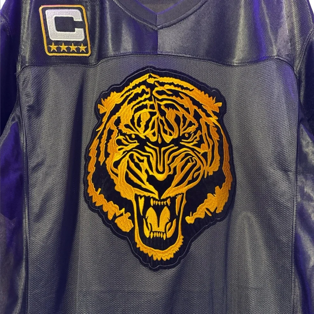 Black Jersey With Tiger Graphic Men's Size XXL